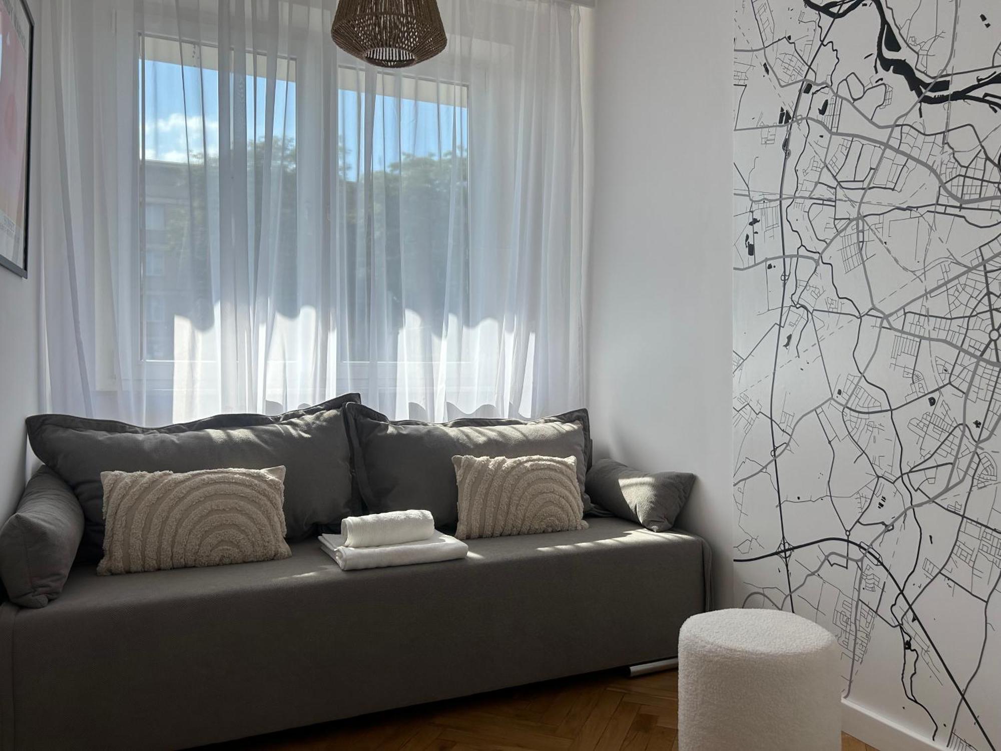 Old Town Apartment *
